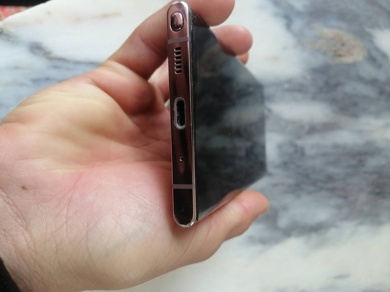 السلام عليكم  جهاز نوت 20 الترا الجهاز يخبل ذاكره 256  نضيف مامفتوح بي فقط فطر بشاشه وبي نقط سود بلحافه مال الشاشه ما ماثرات  للبيع او مراوس بايفون وانطي فرق السعر 200 وبي مجال قليل مكاني بابل الدبله  للاستفسار *********** او واتساب ***********
