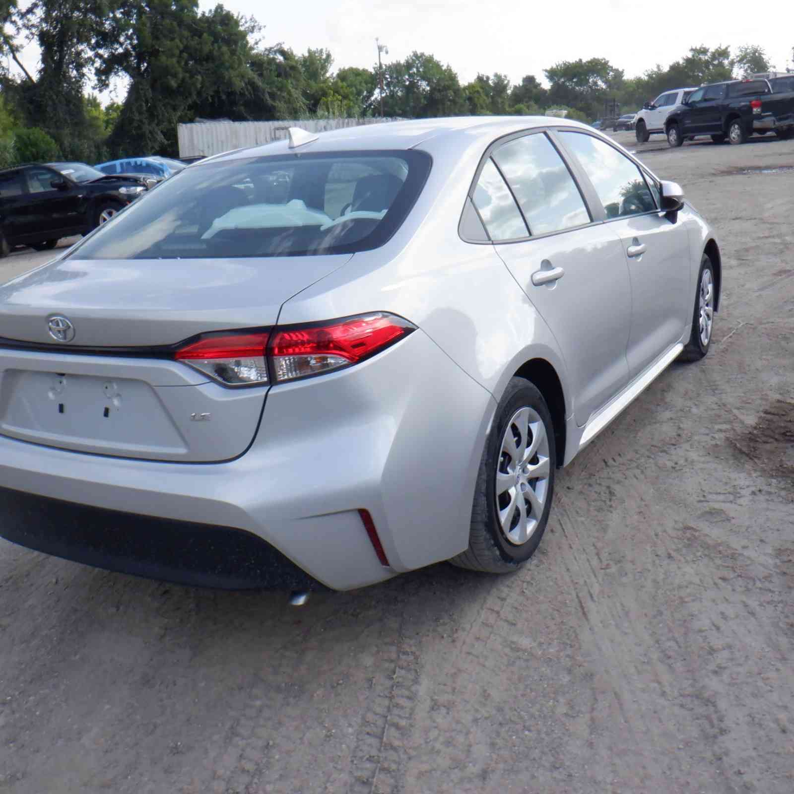 كورلا 2024 وارد أمريكي
حجم المحرك 2000
 دواخل ابيض 
عداد المسافة 35الف بحالت الزيرو 
كير مكينة كفاله
بدون حادث بدون صبغ كفاله 
السياره خير من الله تجي بعينك وتشوف

السعر160 ورقه وبيها مجال بصيط 
رقم ذي قار  الدولي وكاله ثاني يوم باسم المشتري
الاستفسار***********
الخاص مغلق 🔏
