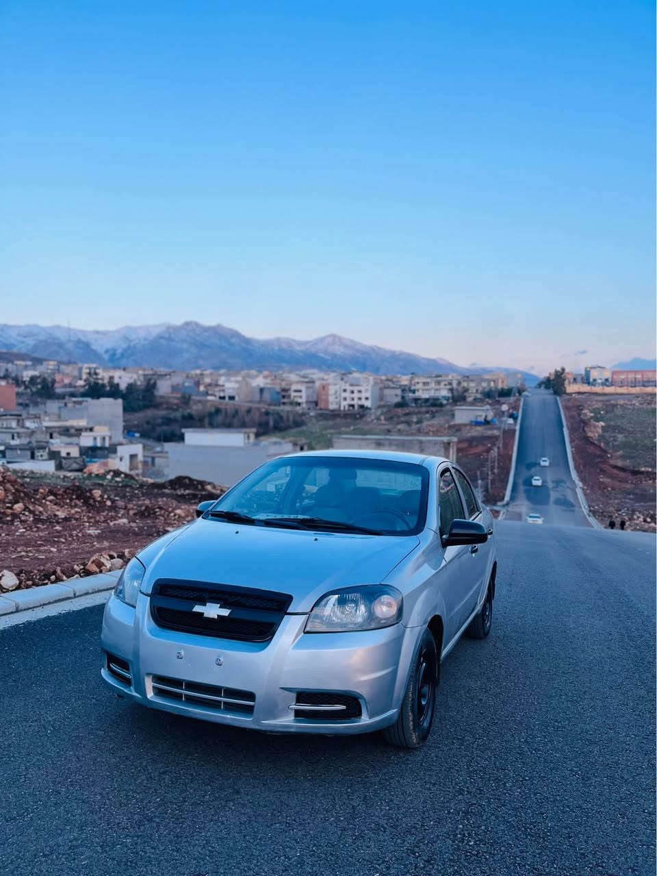 شوفرليت افيو صالون 
موديل ٢٠٠٩
دواخل اصفر
تبريد تدفئة 
كير محرك شرط كير عادي
محرك كبير دبل كمشفت 
شاشة ايبات+كامرة 
اربع تايرات جديد 
بيها واحد قطعة صبغ
سيارة جاهزة ما محتاج شي
*********** اكر, نينوى
