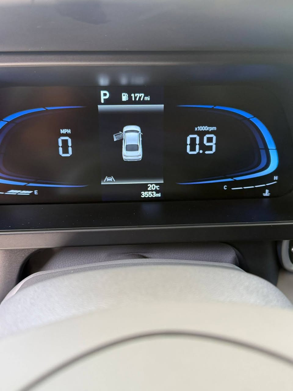 النترا 2025 دخول جديد احمر كرزي
الممشى 3553mi.  ((كفالة عامه)) بيهة بارد بخشم المدكر الامامي الايسر نص فول
السياره بأسمي بدون رقم السعر 155 بيهة مجال
محرك 2000cc
تشغيل عن بعد
نقطة عمياء
رادار
كاميرا خلفيه
إلخ...

0773 562 2665 البصرة, العراق
