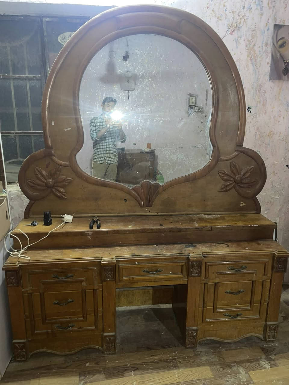 السلام عليكم غرفة اخشاب للبيع كنتور سلايت يحتاجله ترتيب مثل ما موضح بالصوره السعر 450 مكاني بابل للاستفسار ***********
