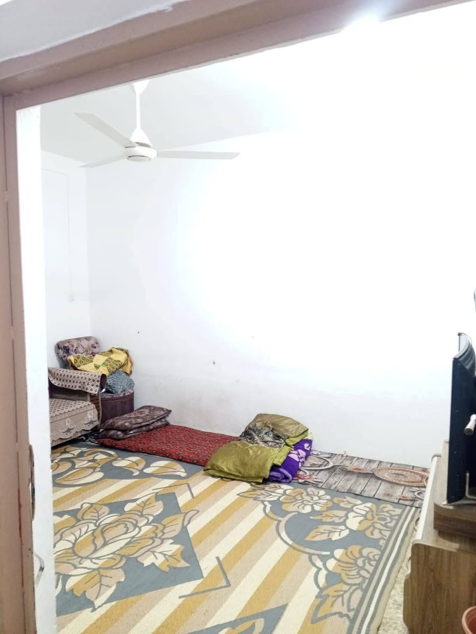 بيت للرهان حي ميسان خلف حلويات بابا روم مساحه 100متر يحتوي على غرفه وصاله واستقبال ومطبخ وصحيات والطابق الثاني يحتوي على غرفتين وصاله كاشي و سيراميك البيت جدا نظيف 

سعر الرهان 45مليون 

مده الرهان 3سنوات قابل للتجديد

للاستفسار والمعلومات الاتصال بنا ع *********** 

او مراجعه مكتب ألروان للوساطه العقاريه والمقاولات العامه 

عنوان المكتب حي ميسان ع الشريط قرب صيدليه الشراع مقابل الاستداره مباشر 

عندك بيت عرصه للبيع راسلنه وات ساب وتدلل
#النجف #الكوفة #حي_ميسان #عقارات #ايجار #رهان #بيع #شراء #العراق #مكتب #محامين #مبادرة #اسكان
