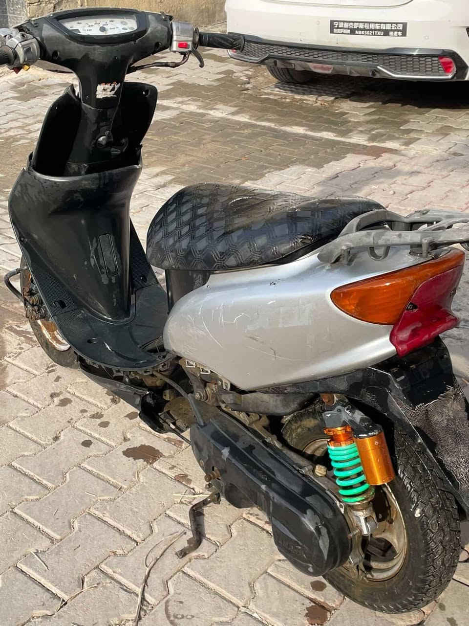 دراجه 60 مستعجل علئ البيع 
للبيع دراجة عصفورية فحل يابانية متروكة  عوزها ترتيب  مكانهة بغداد الكرادة السعر ٥٠ الف بس قفل تاخذها كوم حديد رقمي ***********
