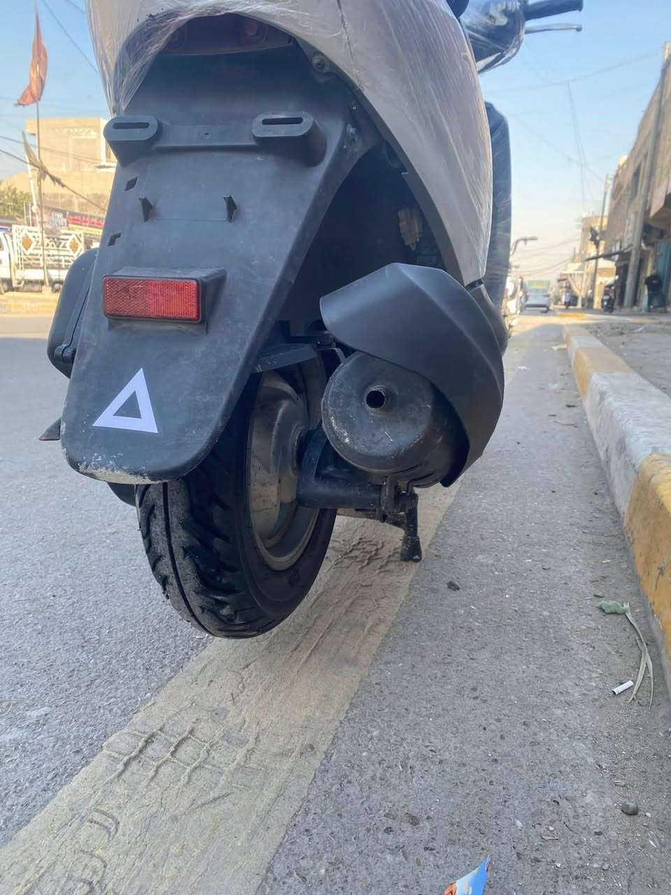 سلام عليكم دراجه اكزز تريت للبيع نوزل ٢٠١٦ستان كهربائي دراجه رمبه قبل ٦اشهر  نزلت ب١١ورقه ونص والوراق مالته موجوده دراجه تجي جيب وياك ألف فيتر إذا كفرات تجاري او مكينه مفتوحه اخذه بلاش دراجه تغيرات وبنز جديد دراجه مضلومه بل تصوير تجي بل حقيقه تخبل دبل إشاره عالي ناصي هورن كهربائيات دراجه تجي وتفحص السعر   وبيه مجال للطيبين البارحه بدلت دهن امزوير الاصلي سبب البيع مكان ماعندي المكان الحريه شارع المعرض الرقم  السعر 400 قفل ***********
