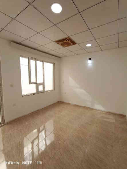 سلام عليكم بيت للبيع اربيل شقلاوة مجمع روارا مساحه 160 متر غرفتين نوم صاله و حولي  ومطبخ صحيات كراج حديقه يسجل بأسم كل من يحمل الجنسيه العراقيه خدمات كهرباء ماء موجود السعر (3) دفاتر و (95) ورقه وبي مجال 
 للإستفسار على الرقم *********** 
متواجد واتساب ملاحظه البيت بأسمي
