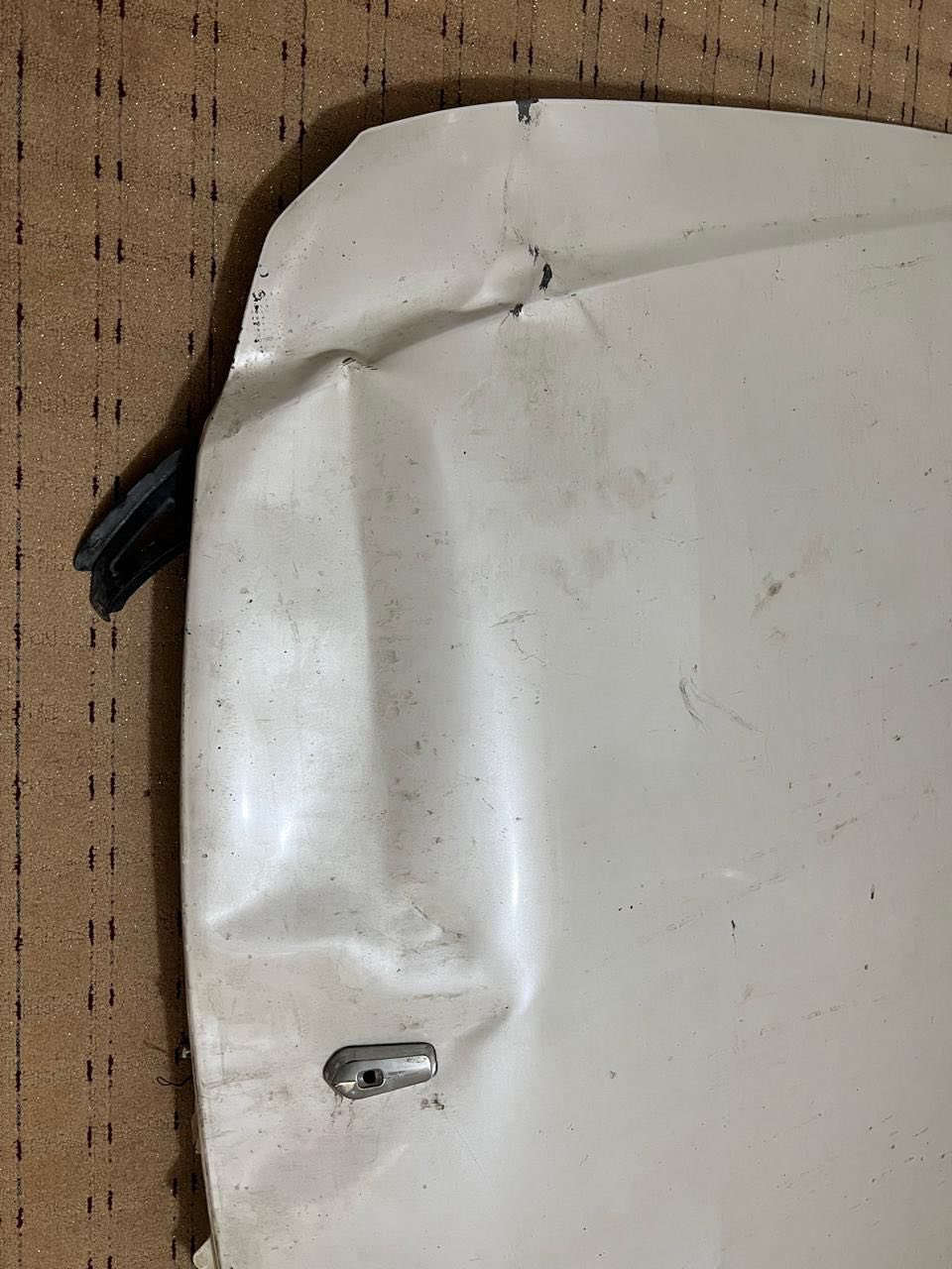 السلام عليكم الله يكفيكم شر الحوادث سيارتي افلون 2002 صار عندي حادث واخذتلها كصه كالمه وهذي الغراض القديمه للبيع  مثل ما موضحه بالصوره 
1 بونيد 
2 دعاميه 
3 مازده صفحه السايق بلاديه نضيفه فول 
4 بلاجكتورات مال الدعامية 
5 دبه ماي ماسحات  
الغراض مثل ما موضحه بالصور بيهن اضرار بسيطة للبيع قيم واخذ باليرضي الله مكان صلاح الدين الضلوعية للاستفسار الاتصال على الرقم  ***********
