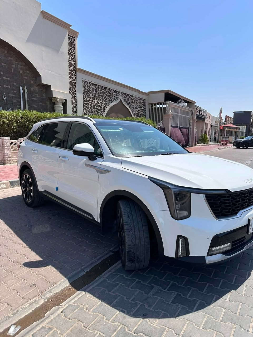 كيا سورينتو 2025
ويل ٢٠
✅ محرك 3.5 لتر V6
✅ قوة 272 حصان
✅ عزم 331 نيوتن متر
✅ قير أوتوماتيك 8 سرعات
✅ 7 مقاعد (3 صفوف)
✅ شاشة عدادات رقمية وشاشة ترفيه كبيرة
✅ Apple CarPlay و Android Auto
✅ كاميرا خلفية وحساسات أمامية وخلفية(دبل كامره)
✅ إضاءة LED أمامية وخلفية
✅ فتحة سقف 
السياره على وضع الشركه
ماشيه ٢٠الف
مكفوله كفاله عامه
مكان السياره نجف
***********
