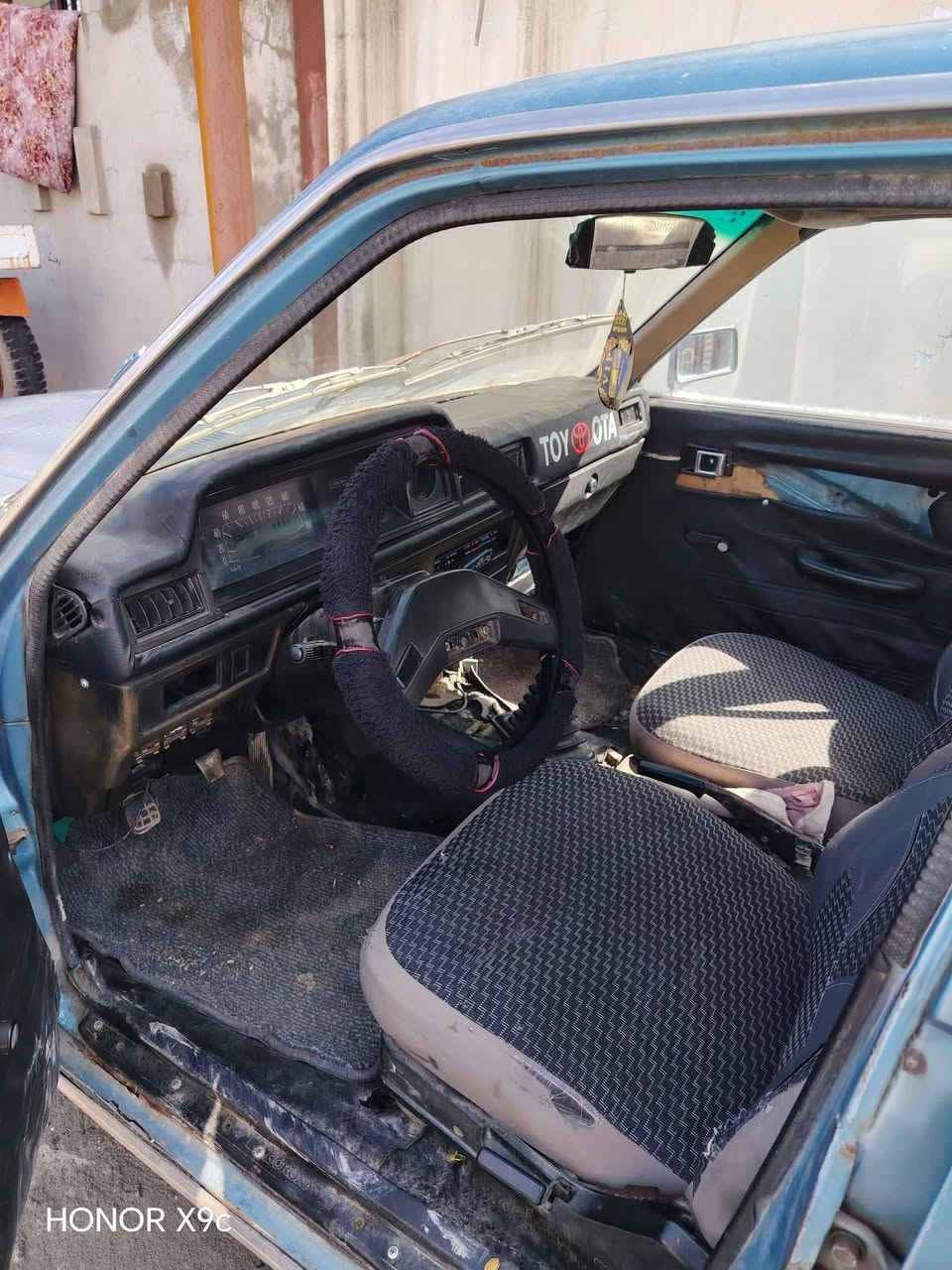 سياره للبيع  محرك كير  شرط طخم تاير شرط تحويل سعر 30 تواصل ***********
