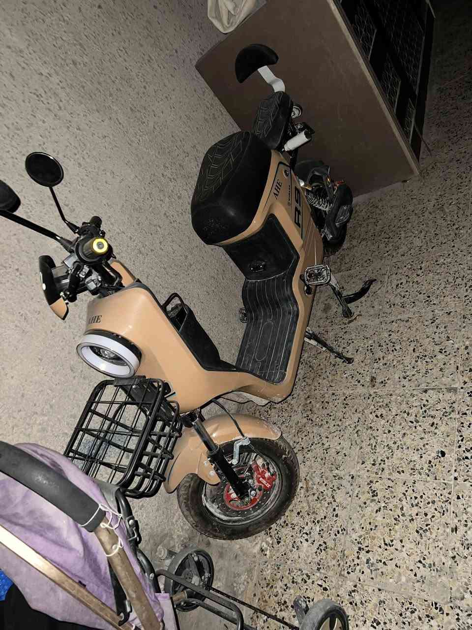 باسكل شكنR9للبيع لباسكل جديد ومابي شي بس عطل بسيط لباسكل يرجع اخو الجديد مكاني بابل مركز رقمي*********** بي واتساب
