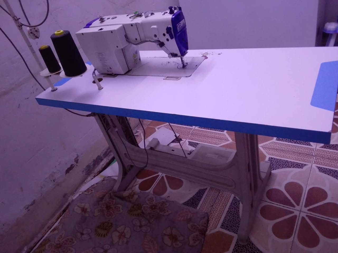 للبيع ماكنة خياطه فول اوتماتيك نوع  باسستر نظيف جدا بسعر مناسب 350
مكاني بغداد البلديات 
هاذا رقمي 
***********
