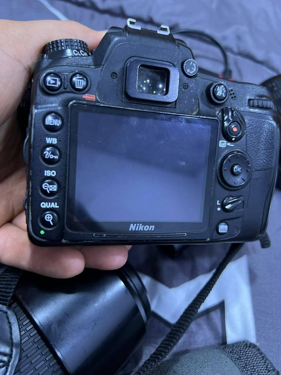 السلام عليكم
#كاميرا للبيع نقدا فقط
 نوع نيكون(D7000) هيه وملحقاتها كما هو موضح في الصور 
السعر 575 وبيها مجال 
العنوان /ناحية الزاب الاسفل
للتواصل خاص او الاتصال على الرقم ***********
