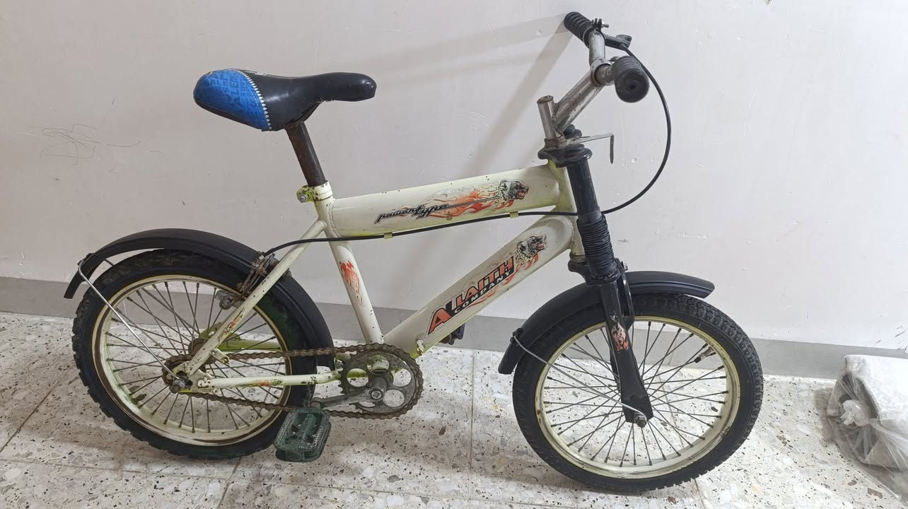 السلام عليكم ورحمة الله وبركاته
🚲 بايسكل حجم 16 نظيف جاهز للاستخدام 
*********** واتساب
