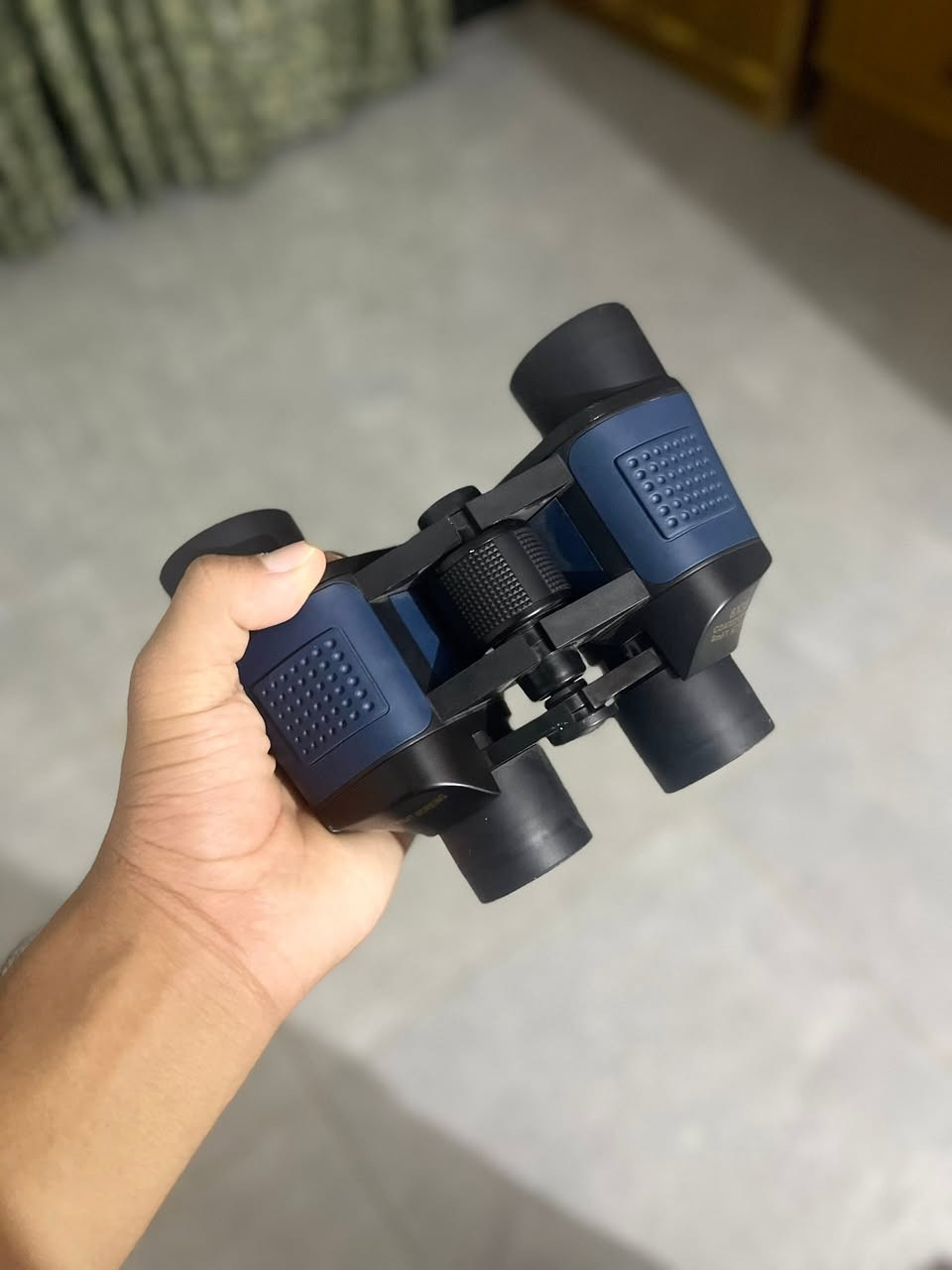 السلام عليكم شباب هاذ ناظور مال صيد جداً جميل مدأ الرؤية 8x35
ألأسم مالتةCOAED OPTICS 
شباب سعرة45وبي مجال الي يحب يتواصل وياي هاذ رقمي ***********بدون ملحقاتة
