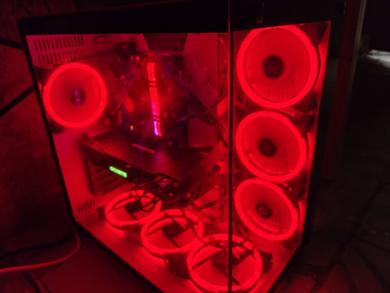 للبيع كيس PC فقط

المعالج: Intel Core i5-10400 6 Cores / 12 Threads

كرت الشاشة: RTX 2060 SUPER 8GB GDDR6 Gigabyte

اللوحة الأم: Gigabyte B460M D2V

الرام: 16GB DDR4 Dual Channel

التخزين: SSD 120GB

HDD 2TB

ملاحظة: • البيع كيس فقط • بدون شاشة • بدون كيبورد وماوس • بدون أي ملحقات

السعر: 725,000 دينار

الموقع: بغداد - مدينة الصدر - قطاع 38

للاستفسار: ***********
