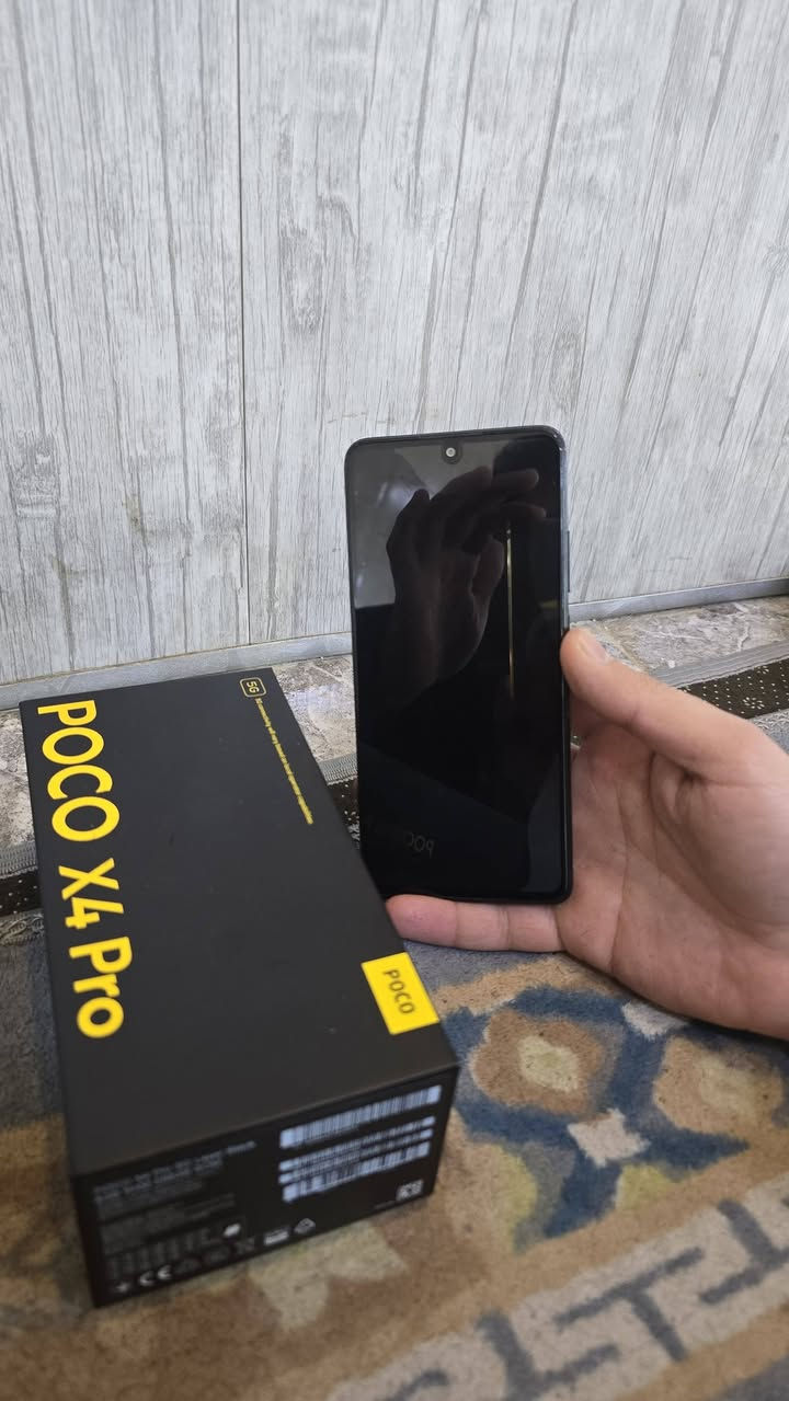 بوكو اكس فور برو
نضافة 100 بل 100
السعر 200 بي مجال بسيط 
***********
