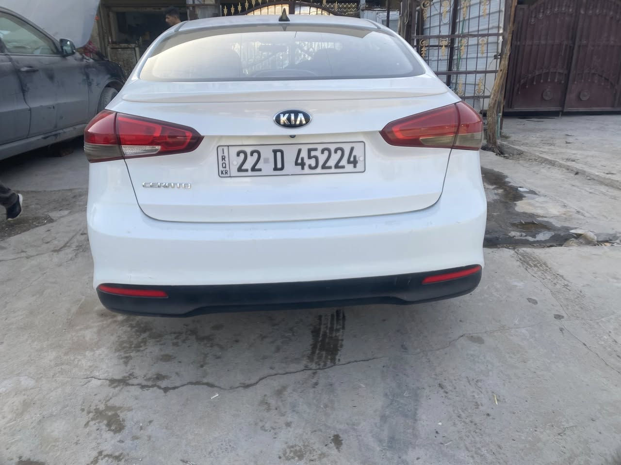 للبيع سيراتو 2017 خليجي صار بيها رش صبغ اثر شخط بل صفحه عكس السايق بدون اي دواخل 
محرك 1600كير ومحرك مكفولات
سياره جاهزه 
وهزه جديده
تحويل مباشر بسم عربي
مكان سياره بغداد الدوره
السعر 113وبيها مجال***********
