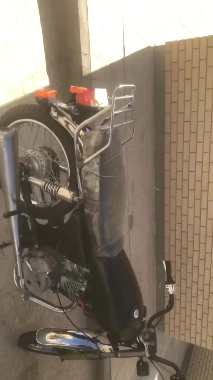 السلام عليكم دراجات أوراق واحدة بسمي وثانية بدون مكاتبة سعر الوحدة على 500 وبيهن مجال.    تريد نتبرع بفلوسهن …..🇮🇷


**إذا كنت صاحب هذا الإعلان وتريد حذفه لأي سبب، رجاءا أرسل رسالة إلى الدعم الفني**