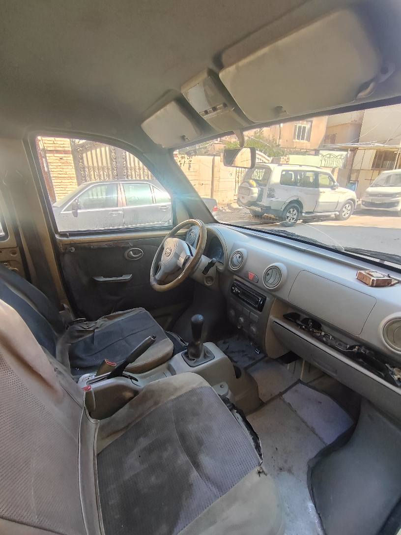 سياره مكفوله كفاله عامه من صبغ من معجون بس بيها طخات وشويه خياس جوه باب مبين بصور سياره متروكه جانت 
ماشيه 32 الف حقيقي كير مكينه مكفولات بعدهن جدد
صدرها مكفول 
بيها نقوصات كلش بسيطه 
رقم بغداد تحويل ثاني 
السعر ٣٩ وبيها مجال بسيط
مكان البنوك 
هـ *********** بغداد, العراق
