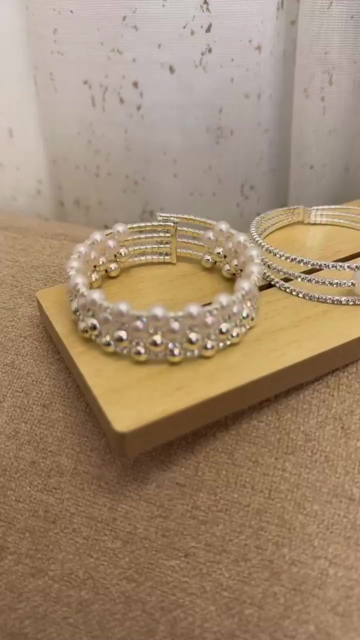 أساور بتصاميم تناسب الحفلات
وتكون عملية للاستخدام اليومي

تنسيق سهل يكمّل اللوك بدون تكلف

متوفرة حالياً
📩 للطلب دايركت

#اساور
#اكسسوارات
#اكسسوارات_نسائية
#حفلات
#ستايل_يومي
FamilyStor


**إذا كنت صاحب هذا الإعلان وتريد حذفه لأي سبب، رجاءا أرسل رسالة إلى الدعم الفني**