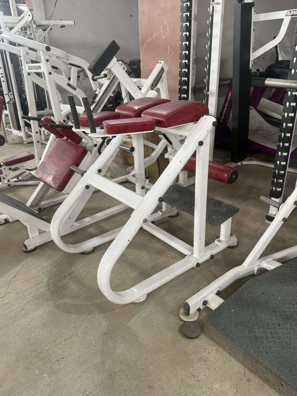 متوفر قاعة كاملة
من شركة انيوتك مستعمل
العنوان ناصريه 
***********
