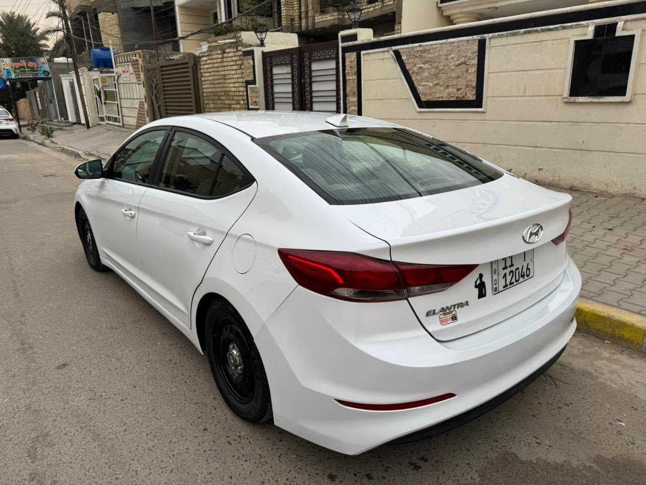 النترا 2017
اللون ابيض صدفي 
لبيل واحد 
محرك 2000 
كير At 
وارد أمريكي 
سونار مجود 
مكاني بغداد جسر ديالى 
السعر 125 
هاتف ***********
