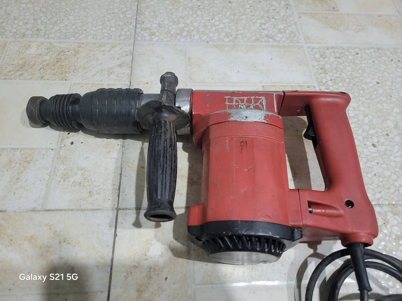 دريل همر ماركة هلتي الالمانية تزريف وتفليش نظيف كلش السعر ٧٥ الف الشراي يراسلني او يتصل واتسب*********** توصيل موجود لكافة المحافظات
