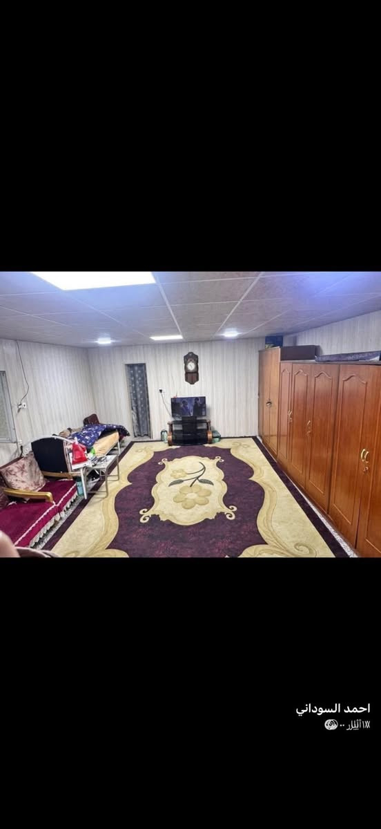 السلام عليكم 
بيت تجاوز للبيع موقع بغداد شارع فلسطين مقابل مطعم الابتسام
 يتكون من 3 غرف نوم واستقبال كبير مع الملحقات كاملة 
البيت جاهز من كلشي ماء كهرباء مجاري كامل من كلشي 
السقف سندويش فقط الاستقبال شيلمان مساحة + 150 متر 
للاستفسار على السعر الاتصال على الرقم 
 موجود واتس اب
***********
