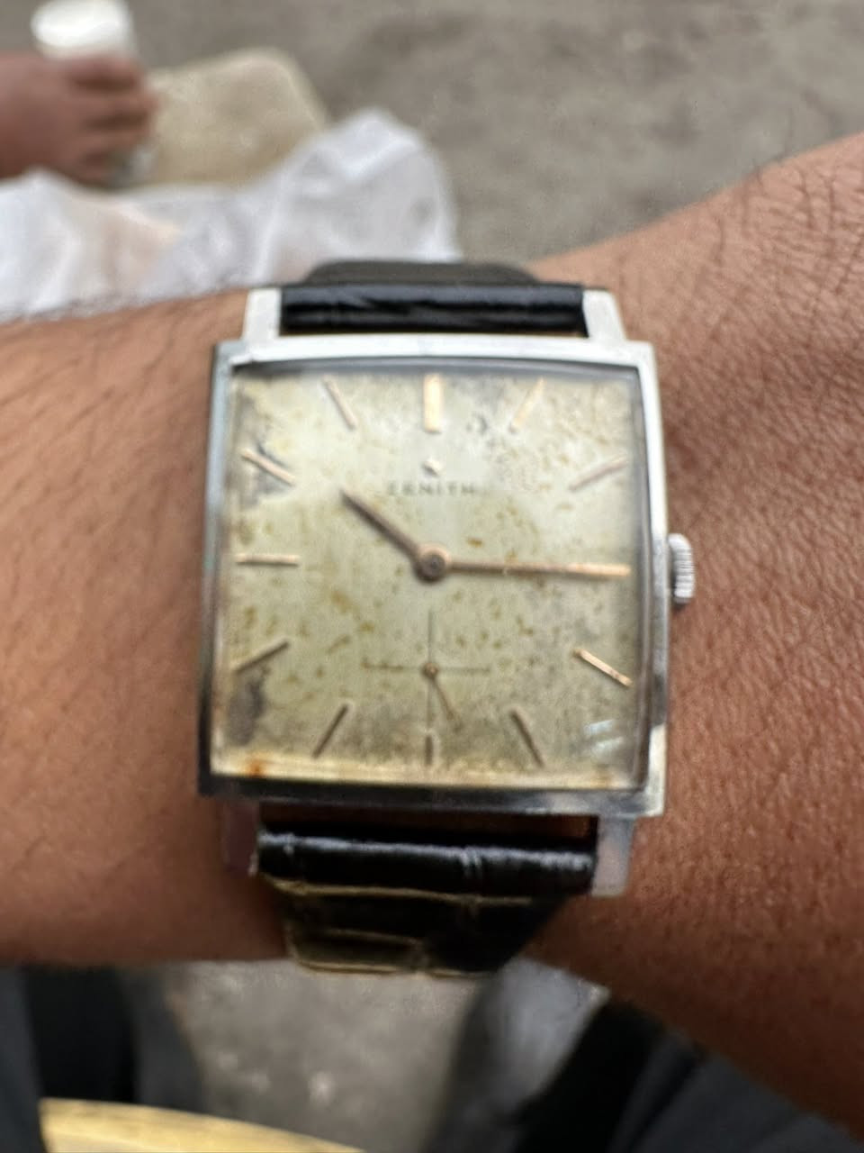 زنث تكويك. ساعة جميلة جدا ١٩٦٠
٣١في ٣١
الاكس٤١ 
السعر ١٣٠$ 
***********
