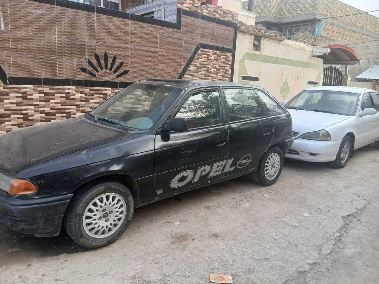 اوبل استره رقم نجف  سنويه مانافذه هزه  جديده كير عادي محرك 1600 نضاف حداديه 80 بلميه جاهزه وحلوه السعر 22 بيه مجال حك الجيه الشراي يتصل *********** عنوان حله نادر
