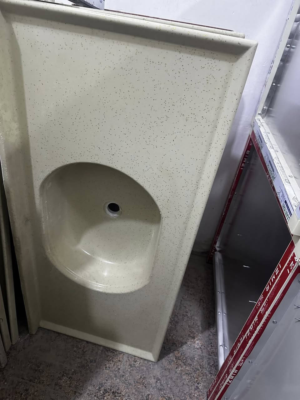 مرمر ستندرات درجه اولى تخفيضات ***********
سنكات فقط سعر المتر ٥٠ والمتر وربع ٦٠ والمتر ونص ٧٥ يوجد توصيل
