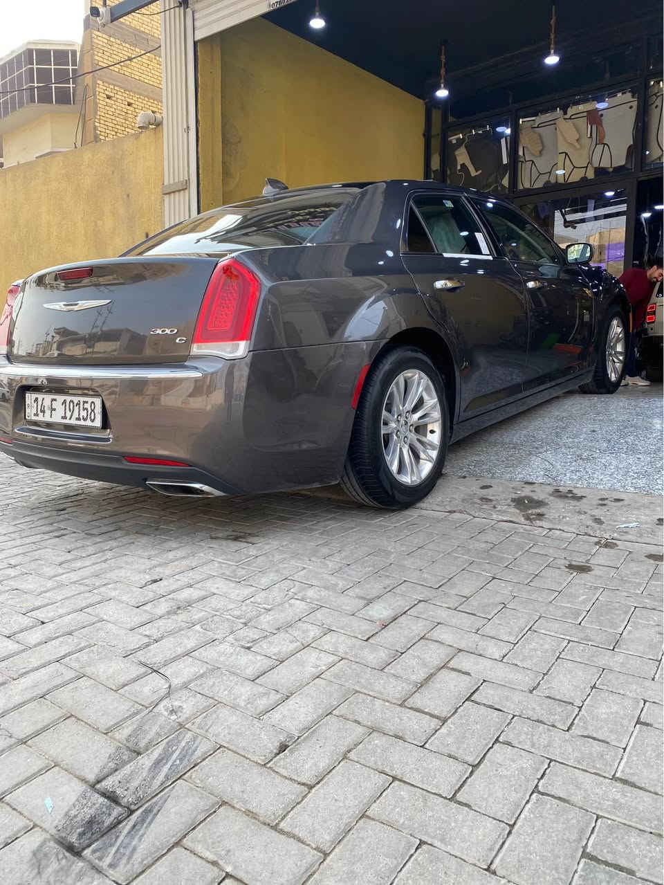 سلام عليكم 
 اوباما  (C)     22 اصل 16 
بسمي تحويل رقم بصرة / شوكت ما يعجبك 
ماشيه 159m 
حادث بنيد فقط تبديل وقطعه بارد بالباب 
حادث مرفق ويه منشور 
تخم تاير جديد شادهن / باتري جديد 
ويل بلاد مالته من امريكا 
لايت زنون منظومه شاده 
كواتم البلاد مالته ما ملعوب بيهن 
دوشمه ارضيه دوشمه كشنات 
بلكت نوزلات فيت بم كله جديد شادهن  ماكو اي علامه بالعينه 
سعر 167 بيه مجال قليل
*********** 
بصرة / بريهه البصرة, العراق
