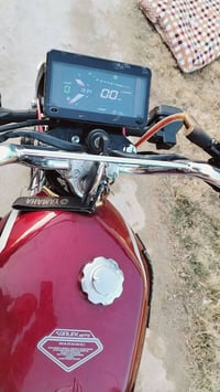 سيفان لبيع أوراق مكاني حله سعر 850وبيه مجال دراجه جديده بس دبلات امامي...