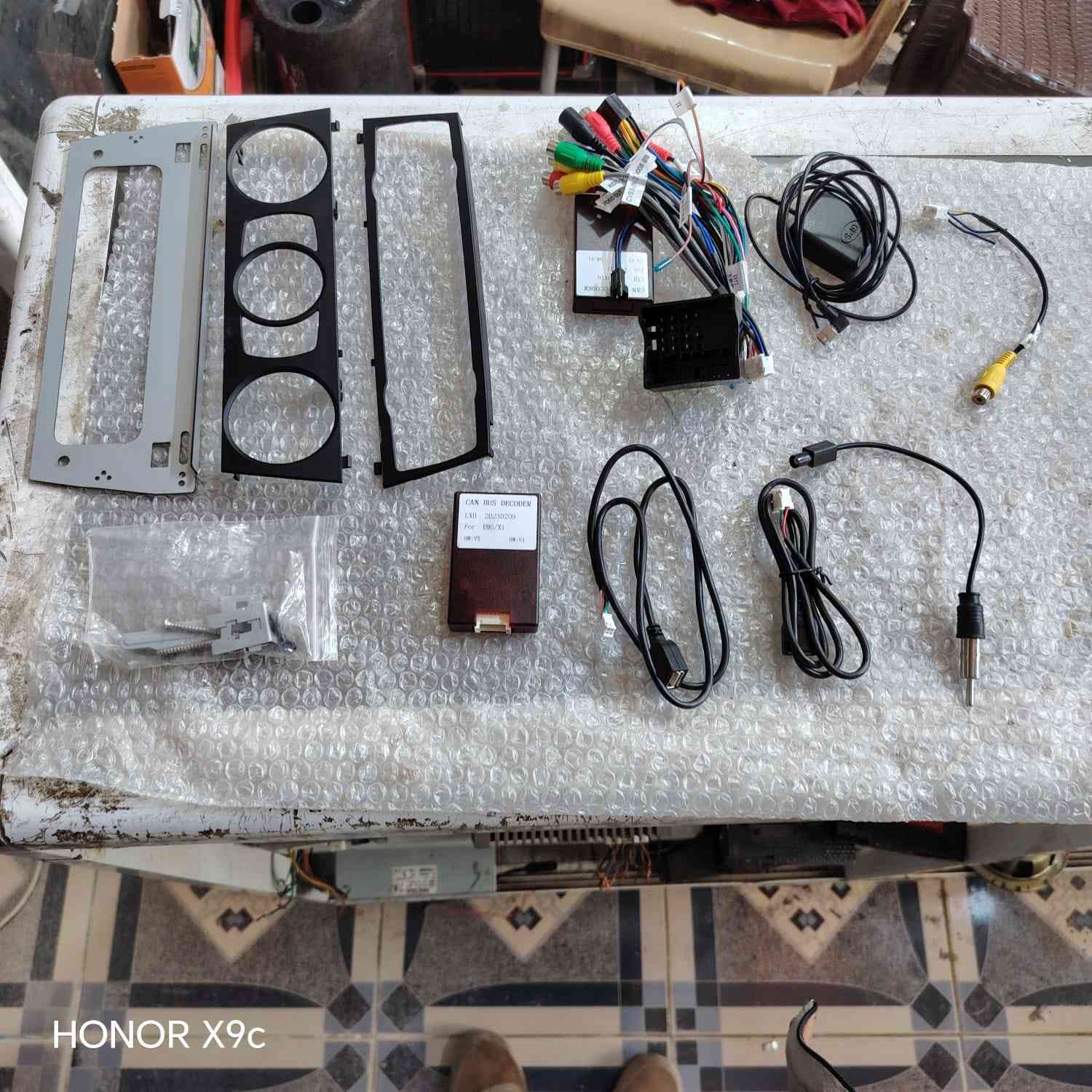 🔥 شاشة BMW الجيل الجديد.. سرعة ونظافة ومواصفات فول! 🔥
​نص المنشور:
​لا تدور يمنة ويسرة.. القطعة النظيفة والراقية صارت بين يديك! شاشة أندرويد لسيارات الـ BMW (E90/X1) بمواصفات "طيارة":
​🚀 شنو المميز بهاي الشاشة؟
✅ نظام طيارة: سريعة جداً وما تعلق، وتدعم Wireless Carplay و Android Auto.
✅ أنتينا وشريحة: تدعم شريحة 4G، يعني إنترنتك وياك وين ما تروح.
✅ تبريد داخلي: بيها مروحة تبريد أصلية حتى بتموز تبقى باردة وأداؤها مستقر.
✅ شد بلاد: فيش بفيش، بدون أي كص أو تحوير بظفيرة السيارة (شد واطلع).
​📸 شوف الصور واحكم بنفسك على نظافة الملحقات والأسلاك.
​📍 العنوان: [ نينوى تلعفر - ورشة حسين مراد ]
📞 للحجز والاستفسار (واتساب أو اتصال)
: [‎0750 842 4574]
