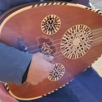 عود عراقي للبيع صناعة شوقي الخزرجي عود جاهز أوتار قبل شهر مبدلة معروض ...