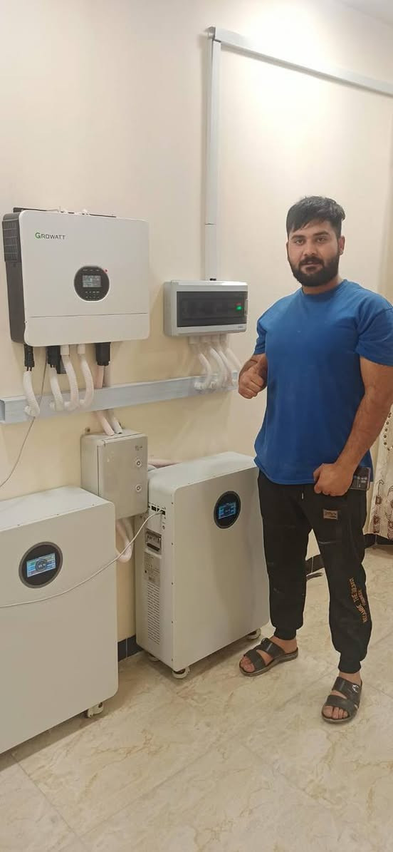 تم ربط منضومة طاقة شمسية في بغداد، . بقدره 20 امبير ليلي نهاري من قبل  شركة الجزيرة للطاقه الشمسية  وتم استخدام بطاريات شركة الجزيرة للطاقه الشمسية  العملاقه بقدره 10 كيلو واط وانفيرتر  بحجم 6 كيلو واط وبضمان لمده ٢ سنوات والواح لونجي هايمو x10 بقدره 645 واط بضمان لمده 15 سنه كل ذالك تم بواسطه كوادر ابطال شركة الجزيرة للطاقه الشمسية    فرع بغداد للتواصل او الاستفسار الاتصال على الارقام التالية***********()***********
