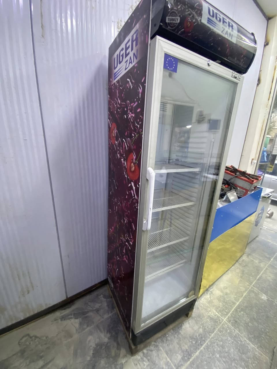 السلام عليكم عارضة ايكور تركيا العارضة نظافتها 90 بل مية وياها تختة خشب شرط التبريد وفر بيها ضمان شهر صارلها نازلة 5اشهر مكاني الشعلة ***********
سعرها 350 وبيها مجال منزلها ب 650
