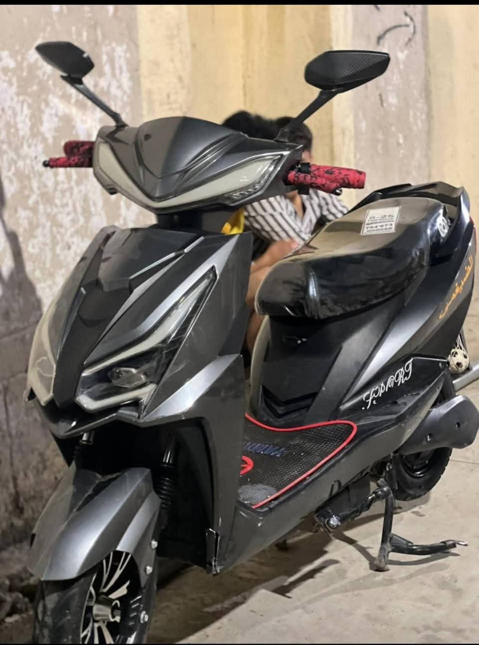 للبيع شحن السعر 625 مجال قليل 
البطاريات : 6 كبار شرط
حساسات كلها شغال
ماطور جديد مستعمل قليل
للاتصال ***********
الموقع: موصل الايسر
