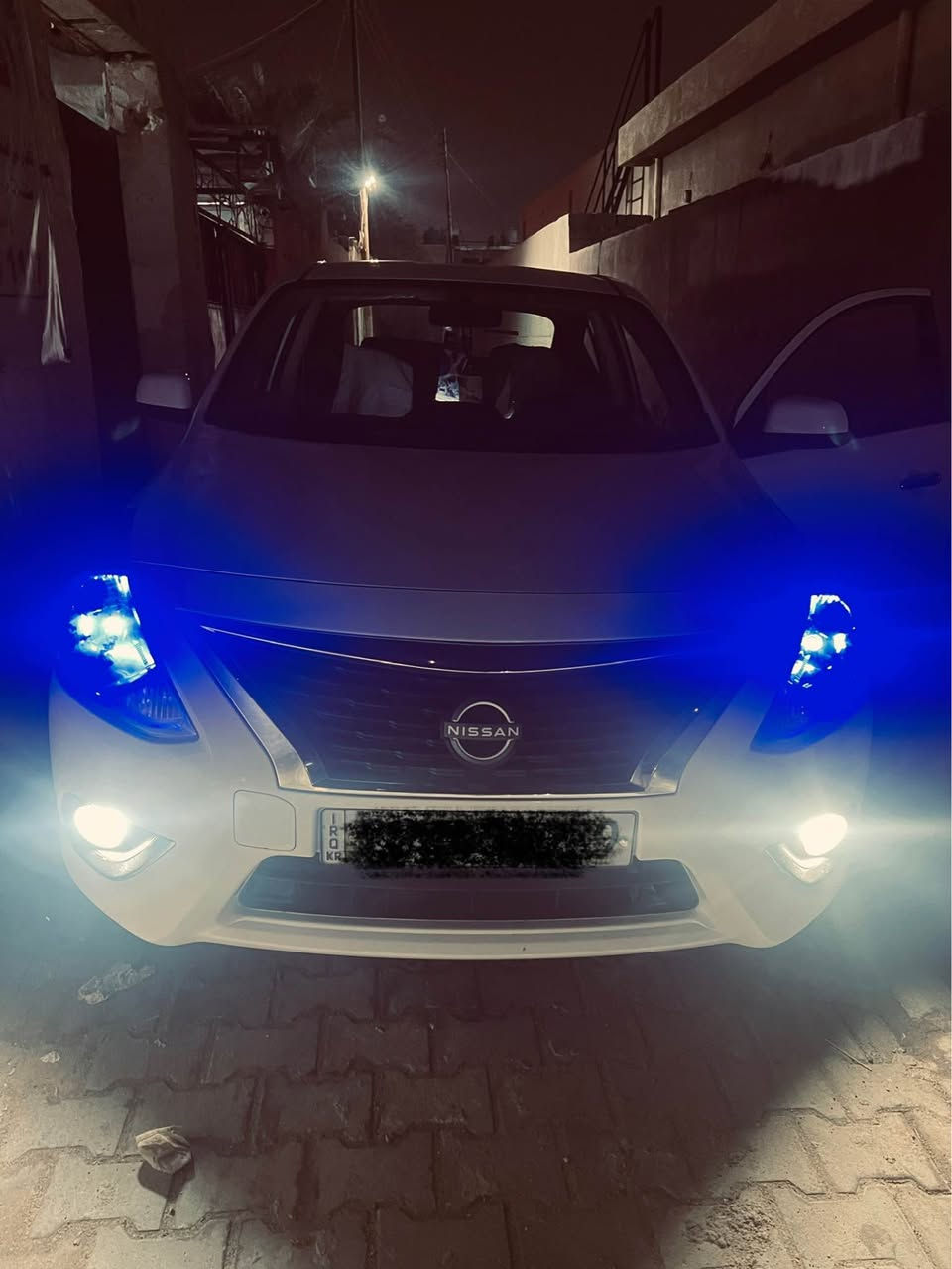 السلام عليكم نيسان صني هندي ام البليتة للبيع مديل 24 كفالة عامة تبديل وصبغ وبارد فقط هاي الطخة ماشر عليها صغيرة  شباك جديد وداخل نضيف شاشة دوشمة ارضية باسم شركة تحويل او وكالة ماشية 45 الف وقابل للزيادة السعر 125 وبيها مجال مكان البصرة 
*********** البصرة, العراق
