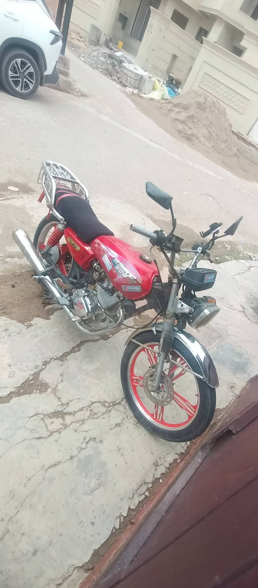 ايراني موديل 21
محرك مكفول وافول تبقه عندك نواقص. بصيطه مال شغل محرك خير وبركه سعره 375 قفل عنوان فلوجه 
واتس  ***********
