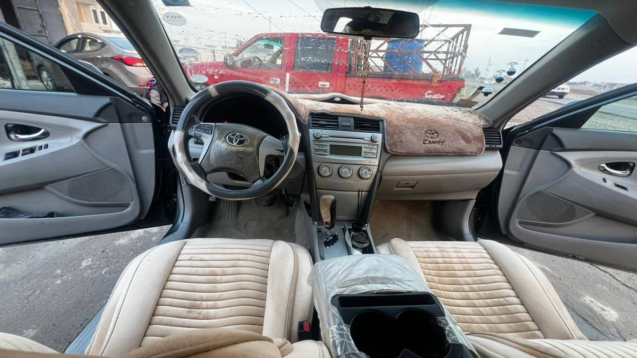 كامري 2010 للبيع كير محرك جديد صدر تايرات كله جديد السياره مابيها نقص برغي سياره بسمي
***********
