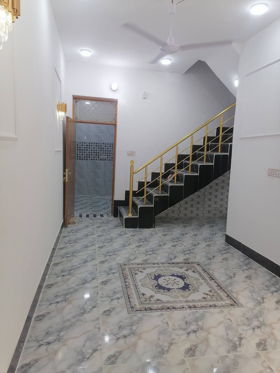 دار للبيع 100م صب مسلح طابق واحد شارع 10 حي النداء قرب شارع ستين العرضي موقف غرفه وصاله واستقبال ومطبخ وصحيات اتصال ***********
