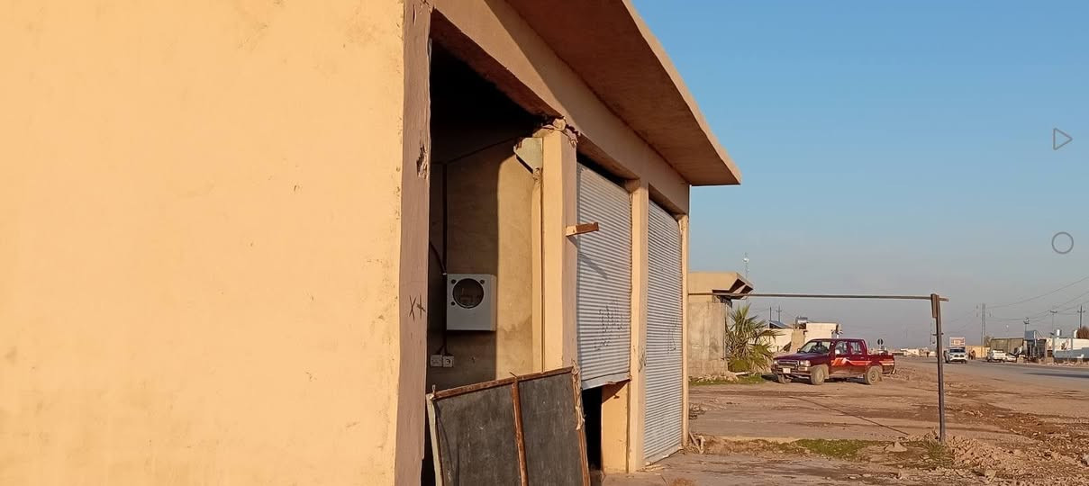 محلات للبيع سعرالمحل سبعه مليون     الموقع  الشارع العام 

 مدخل العباسي قرب مسجد السلام 
***********
