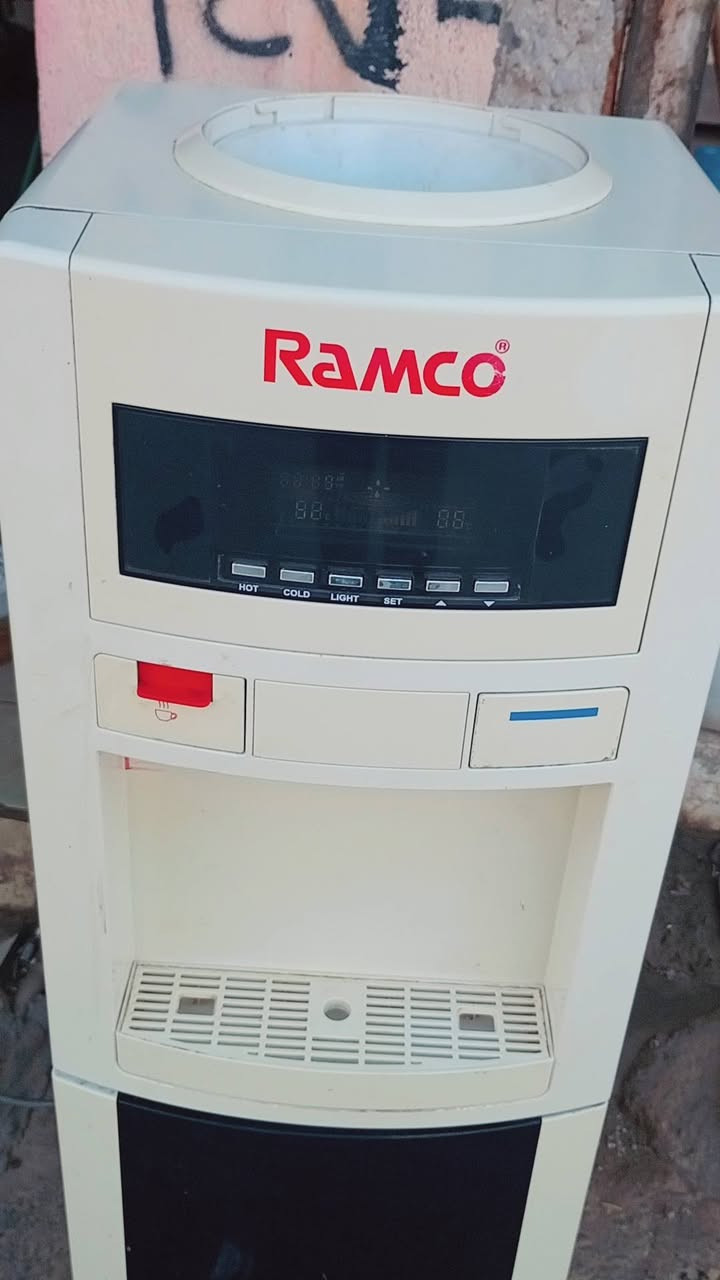 السلام عليكم براد للبيع نوعيه Ramco نوعيه ممتازه  شغال حار بارد ثلاجه مامصلح بلادي سعر ٥٥ وبي مجال مكاني كركوك حي الاسرى قرب مطعم الاسراء لتواصل والستفسار عبر الرقم ***********
