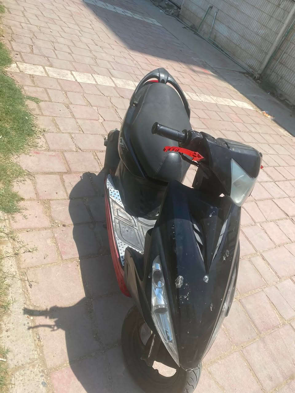 ماكس مضلع برغي ممفتوح بيها السعر ٦٠٠ومجال كلش كلش بسيط دراجه نضيفه بس الشراب يخابر عنوان مجمع الصالحيه
***********
