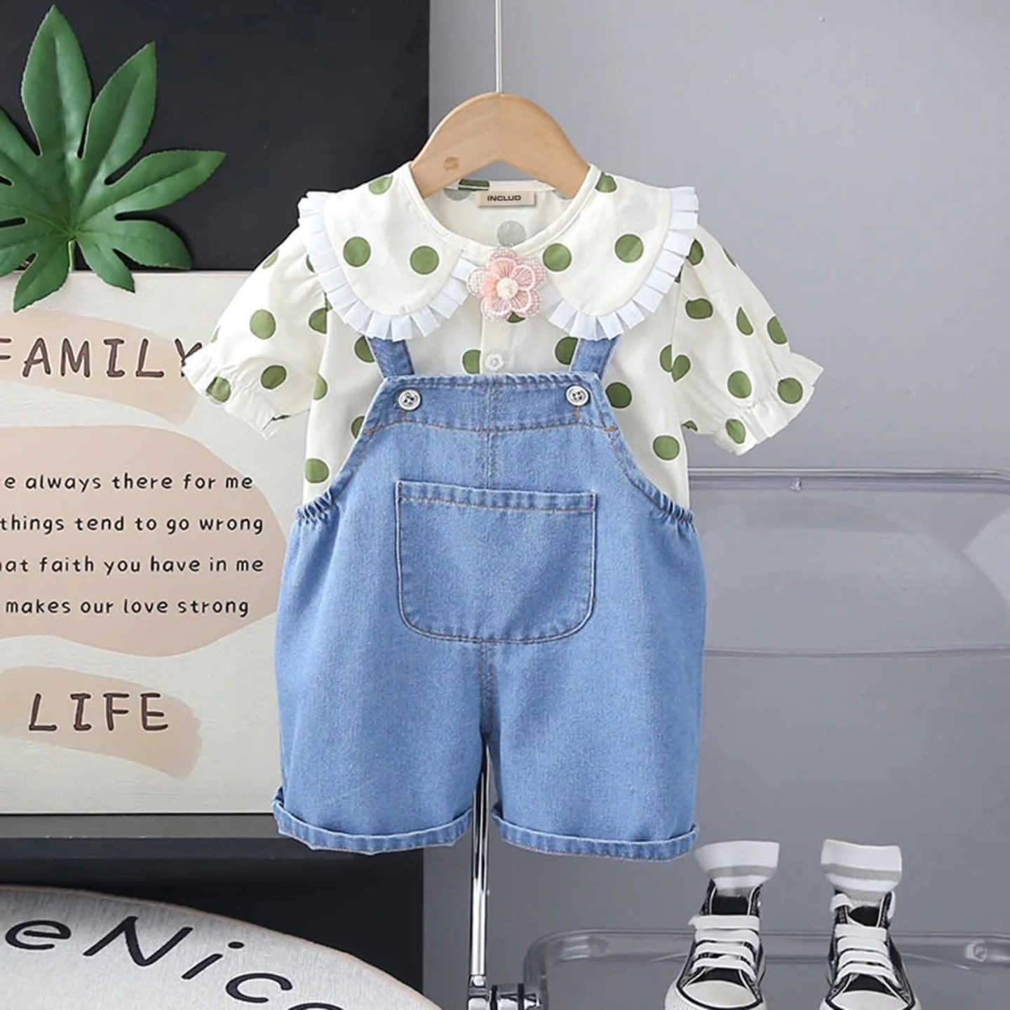 #اوفر جيز + تشيرت ✨
الموديلين متوفره ✔️👍

خامه قطني مريحه 💯✔️ كوالتي ممتاز 

القياسات من 1الى 4 سنه 🧒👧
للحجز على الخاص او واتساب ***********📞
توصيل 🚛لجميع المحافظات 5☑️
