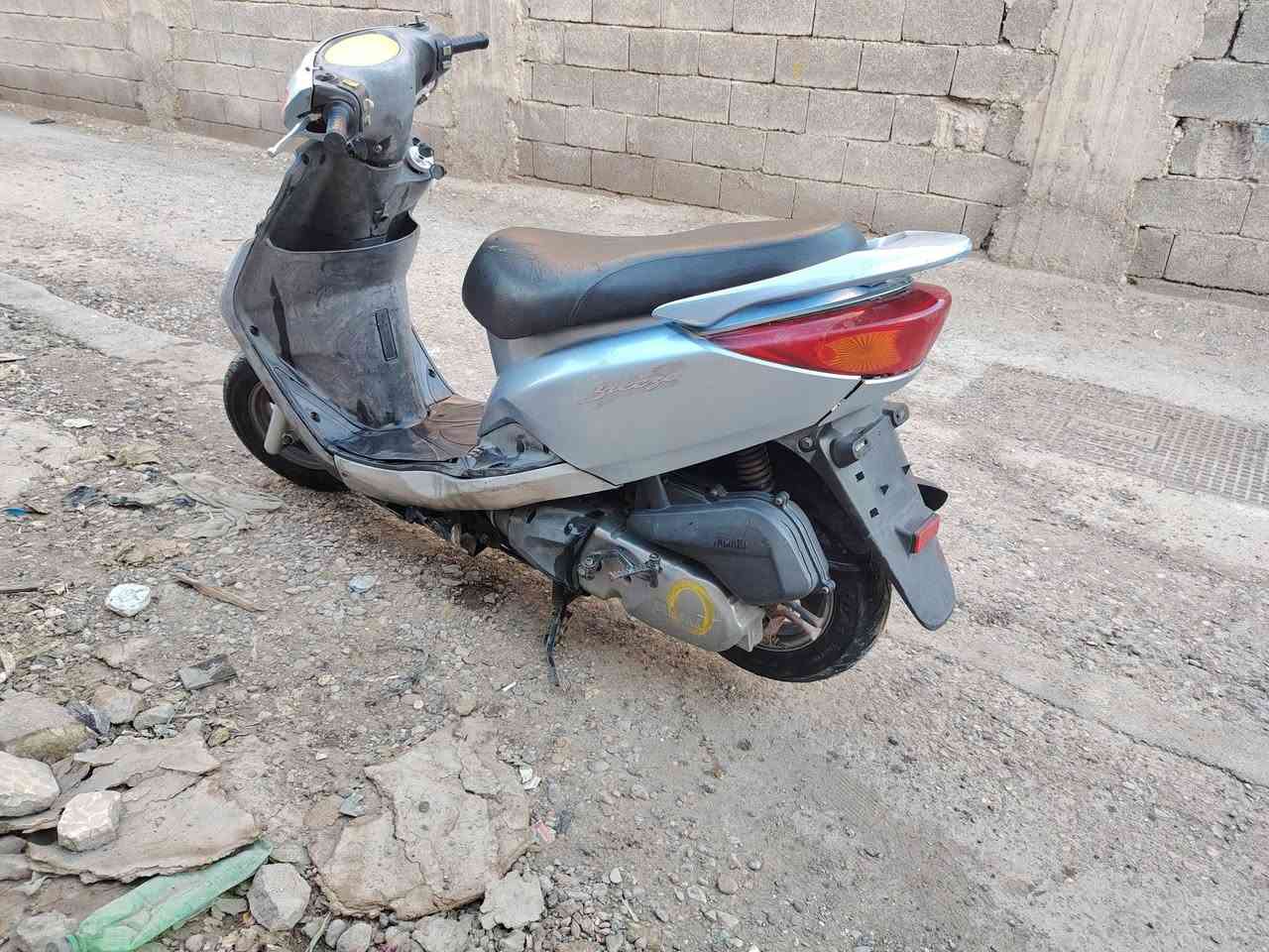 بريز كفاله عامه دراجه تخبل ناعمه شلعه معدل كهربايات شغاله كله كيلو متر شغال كيج بانزين شغال مكينه مكفوله كفراته اصليه ختم واحد ويه السواد معدل تقفل ١٢٥ السعر ٤٥٠ وبيه مجال العنوان بغداد المعامل ***********
