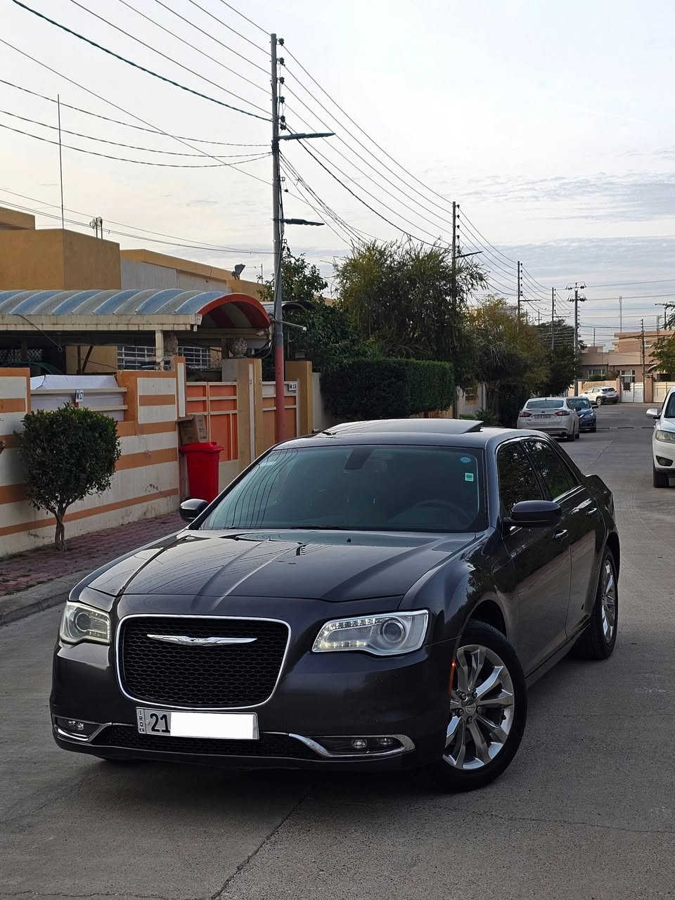 ✨️للبيع كرايسلر اوباما 2018✨️
مواصفات بلاتينيوم فول 1/1 
تحكمات ستيرن جهتين 
شاشة ترحيب
شاشه جبيره
كشنات جلد 
كشنات كهربائي 
كشنات تدفئه 
تبريد قطعتين 
نظام ملاحه 
نظام GPS
بانوراما 
كامره دواره 
لدات امامي وخلفي
ويل نيكل
AWD
تشغيل عن بعد
وبيها بعد مواصفات هوايه 
السياره كلين بدون صبغ بدون تبديل بدون ايرباك 
مكان السياره خانقين 
للأستفسار الأتصال ع الرقم ***********
