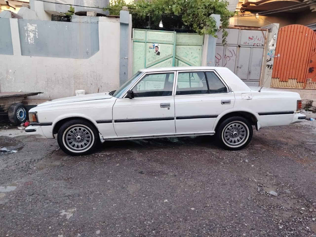 سوبر موديل 83 رقم دولي جديد  بسمي شرط التحويل كابون بانزين ماستر بيها محرك معمر رايمن كير شرط تواير خط ابيض جدد طخم نضيف وايرامنيه شغاله مصبوغه عام بسبب الهزه السعر 32 بيه مجال بسيط العنوان الاصلاح الزراعي المثلث الرقم ***********كورك *********** اسيا شراي تعال مباشر ودلل
