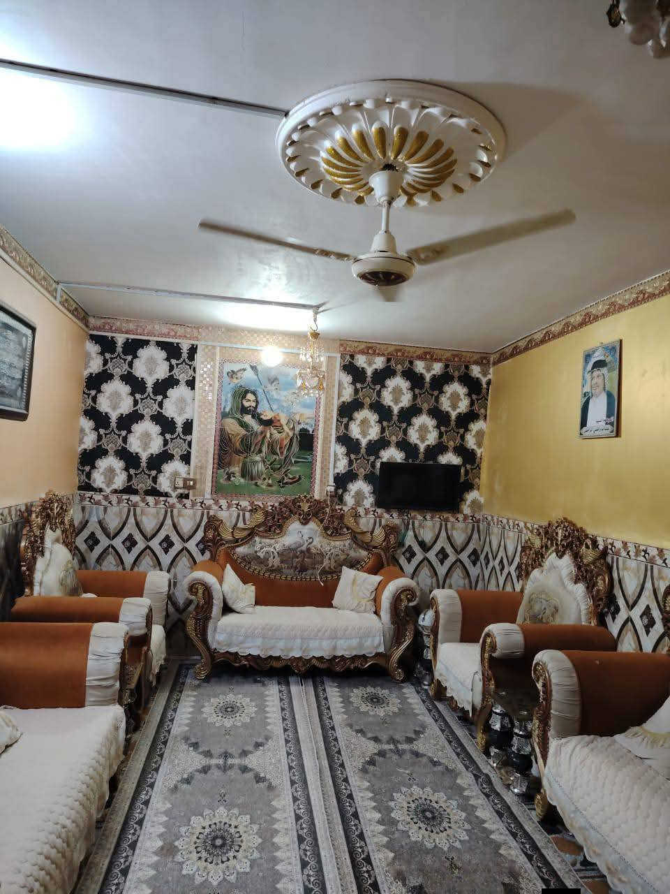 للبيع بيت زراعي بحي الفلاح مساحه 150 م / غرفتين وصاله ومطبخ وديوانيه وصحيات/ خدمات كامله/ الاستفسار/ *********** بي واتساب
