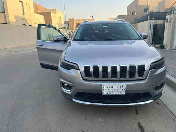 السلام عليكم جيب موديل ١٩ حادثها فقط بنيد مصلح نفسه صوره الحادث بل منشور
سياره جديده ماشيه ٧٠ الف
السعر   ١٤٨    وبيها مجال حك الجيه 
*********** مكاني بغداد مجمع البدور
